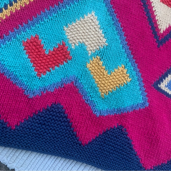 Vintage 80’s hand knit Sun patterned sweater small - Picture 2 of 10